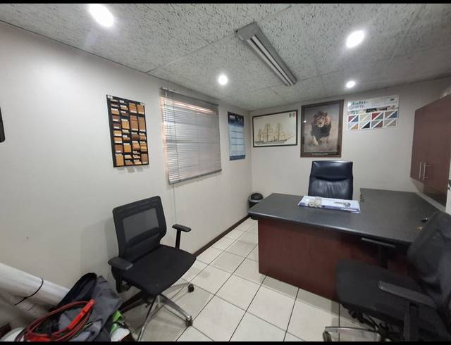 248M² OFFICE FOR SALE IN VANDERBIJLPARK CE 6